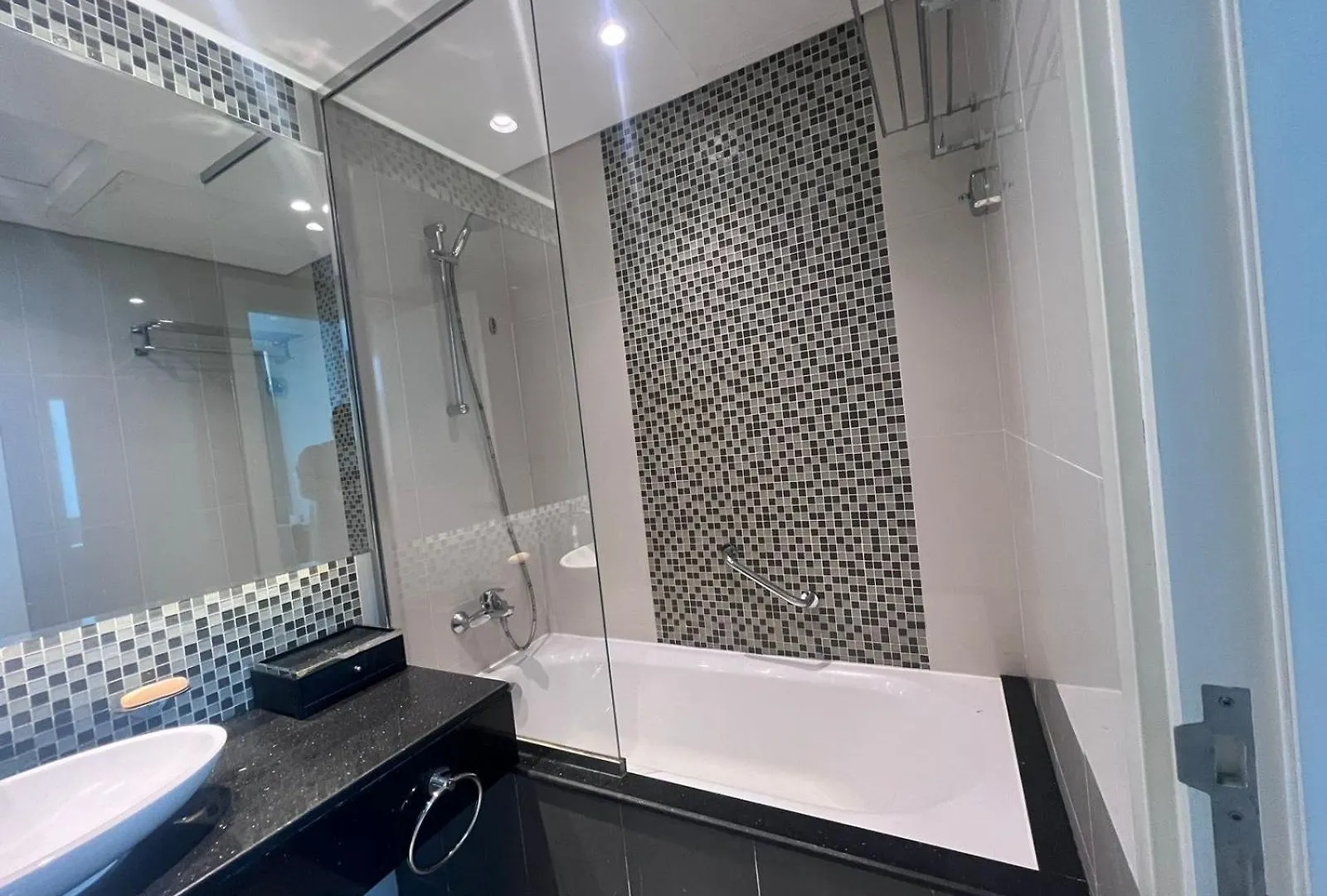 Apartment Downtown, Business Bay, Very Close To Dubai Mall