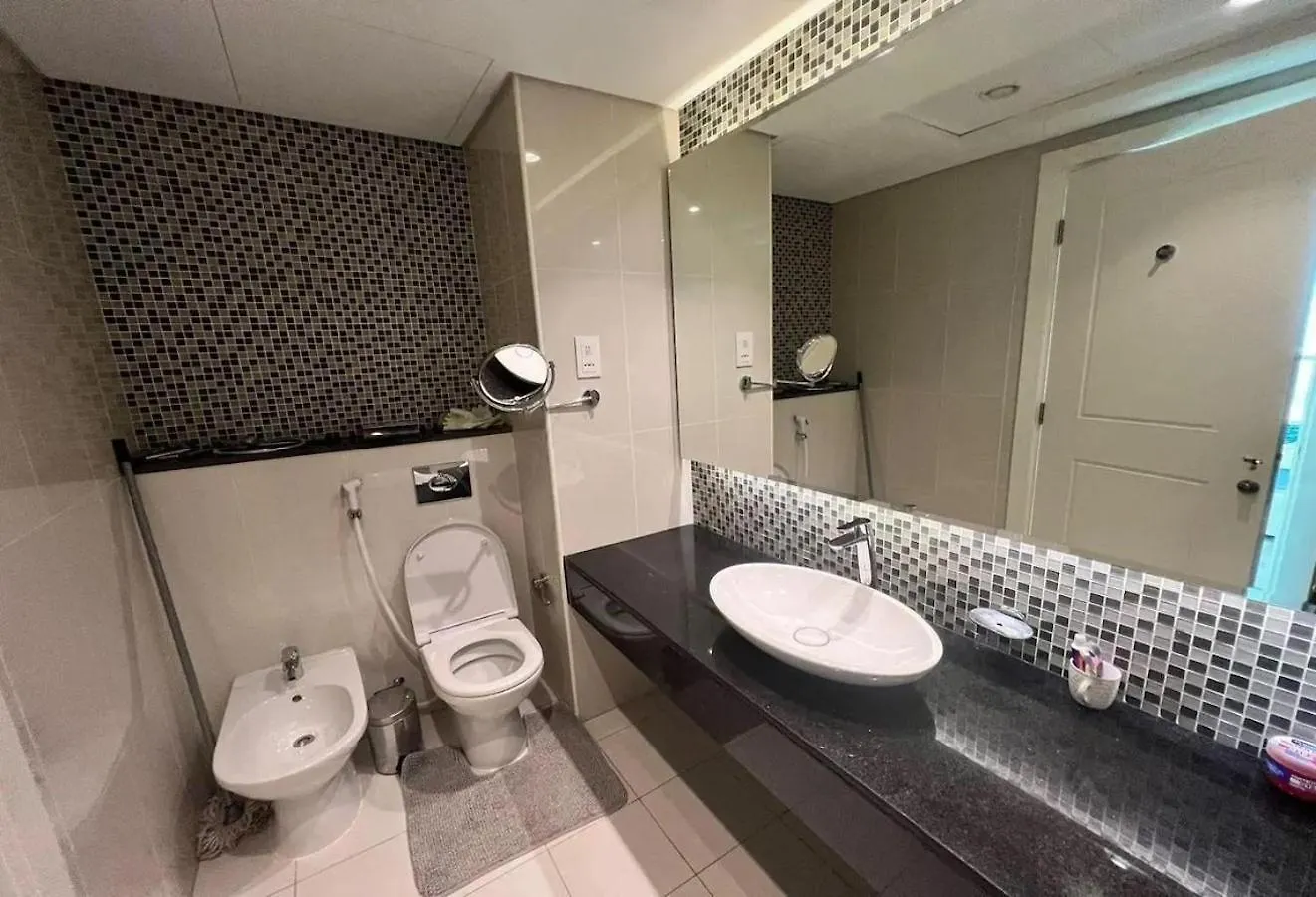Downtown, Business Bay, Very Close To Dubai Mall